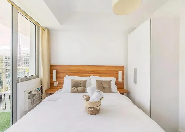 Apartment Adam'scrib 2br By Azure Residences Near International Airport