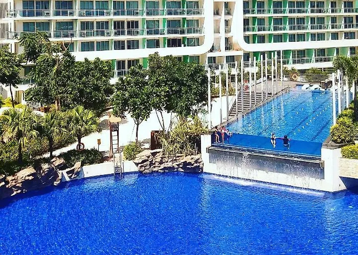 Adam'scrib 2br By Azure Residences Near International Airport * Manila